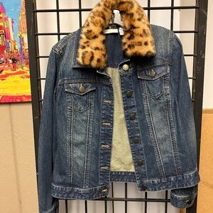 Denim jean jacket with faux fur collar Chico  size 0 or Xs